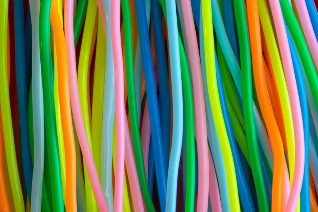 colourful cables 2022 12 17 03 45 18 utc Large TNR