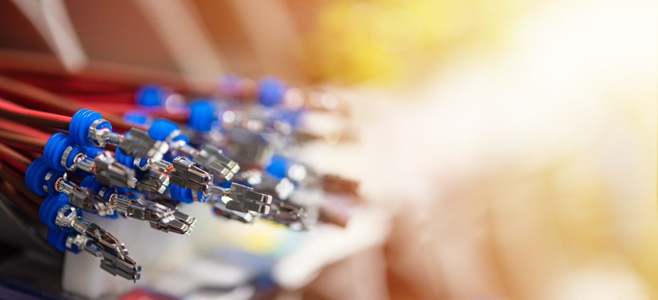 Should You Buy Electrical Supplies In-Store or Online?